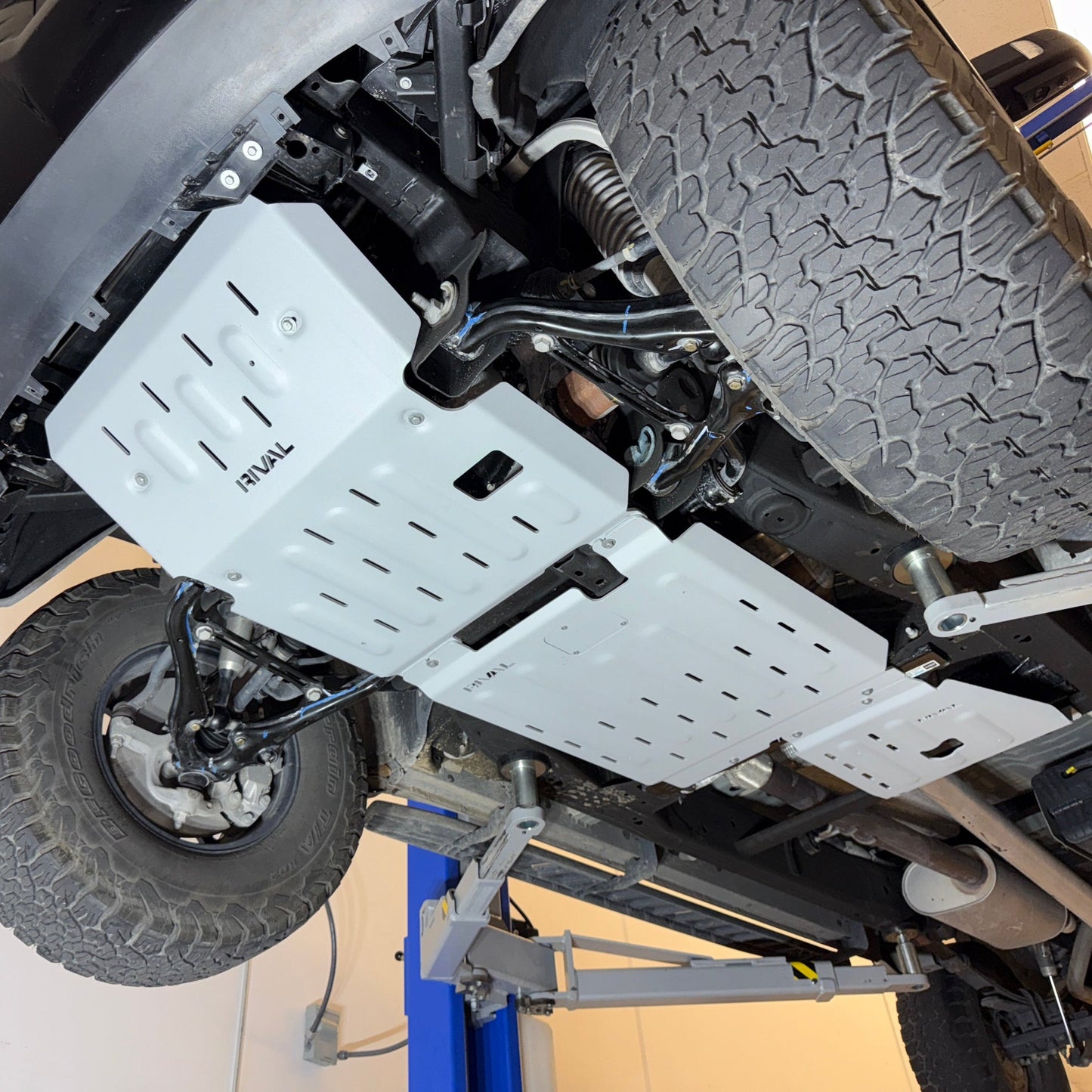 RIVAL Aluminum Transfer Case Skid Plate Chevrolet Tahoe Silverado GMC Sierra Yukon Cadillac Escalade