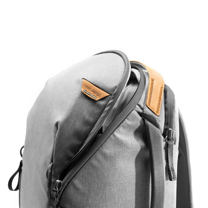 Everyday Backpack Zip | 20L | Ash