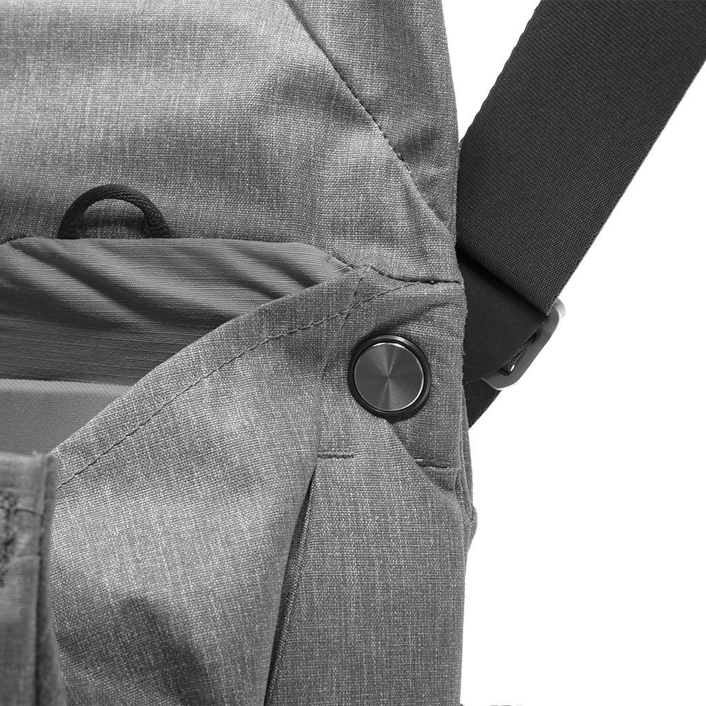 Everyday Messenger | 13L | Ash