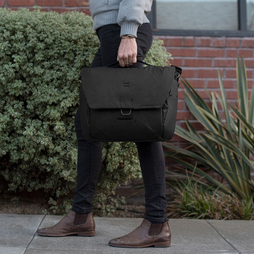 Everyday Messenger | 13L | Black