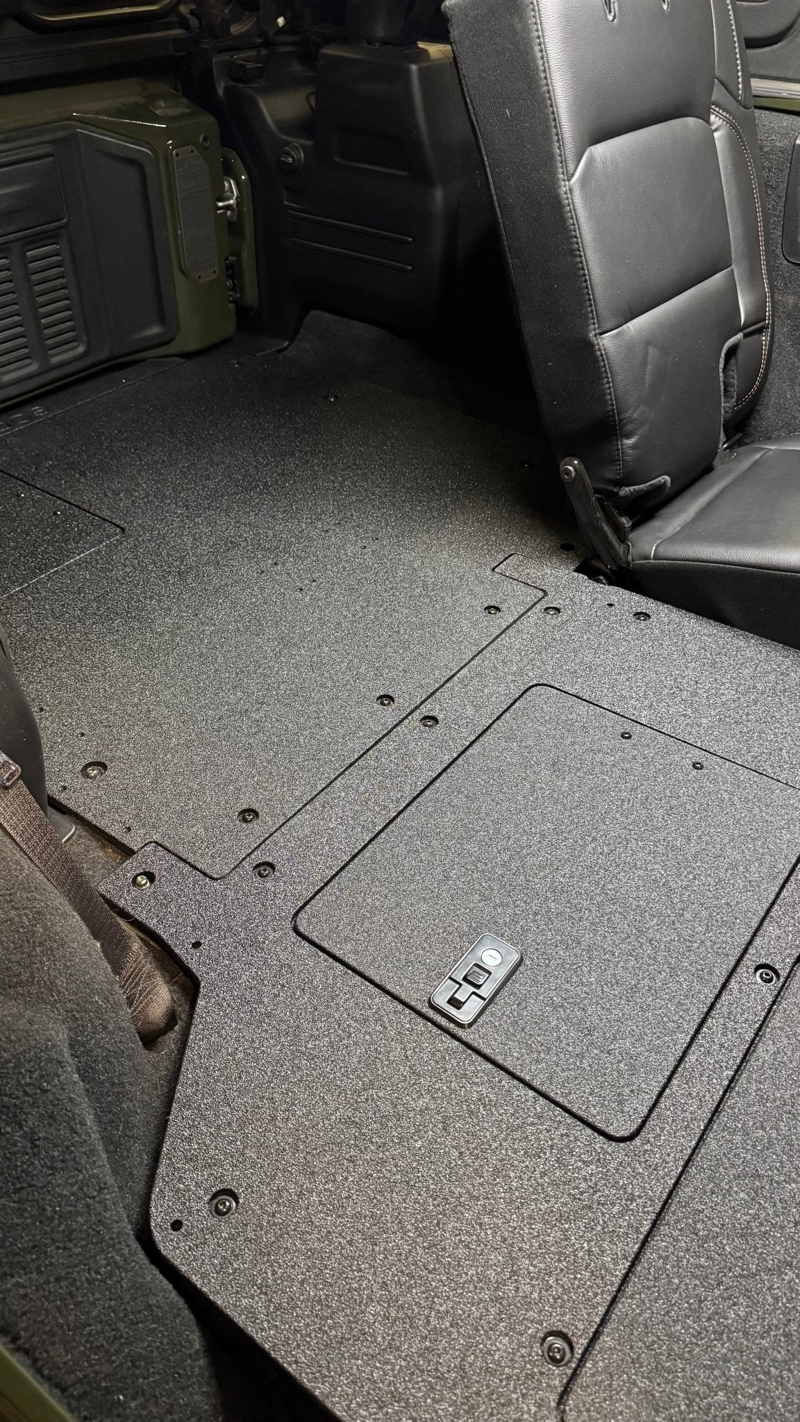 Jeep Wrangler 2018-Present JLU 4 Door - Second Row Seat Delete Plate System - V2