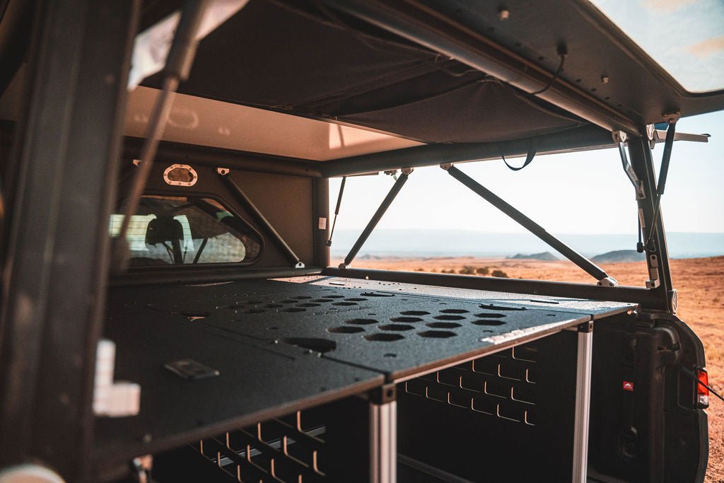 Rivian - R1T - 2022-Present - 1st Gen - 4.5' Bed - Explore Series -  UltraLite - GFC - Flat Deck Panels